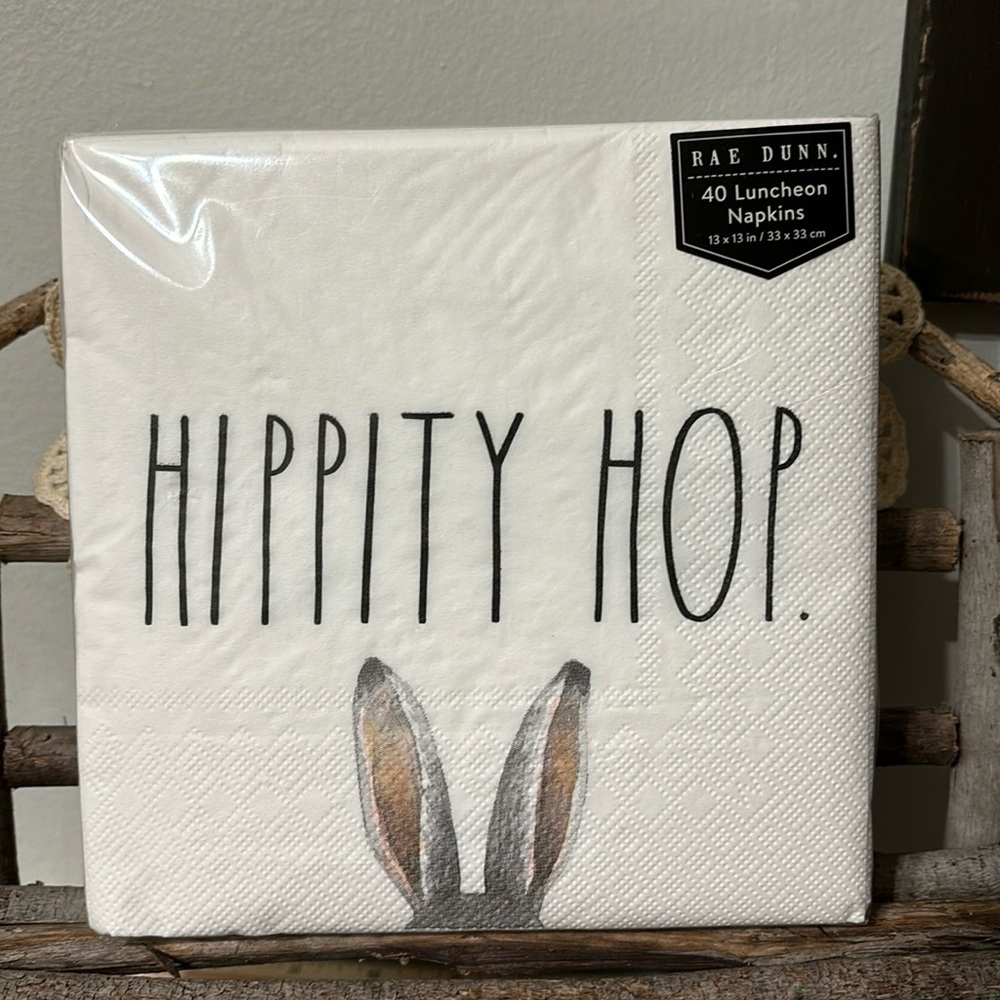 NEW IN PACKAGING! RAE DUNN HIPPITY HOP EASTER BUNNY LUNCHEON NAPKINS